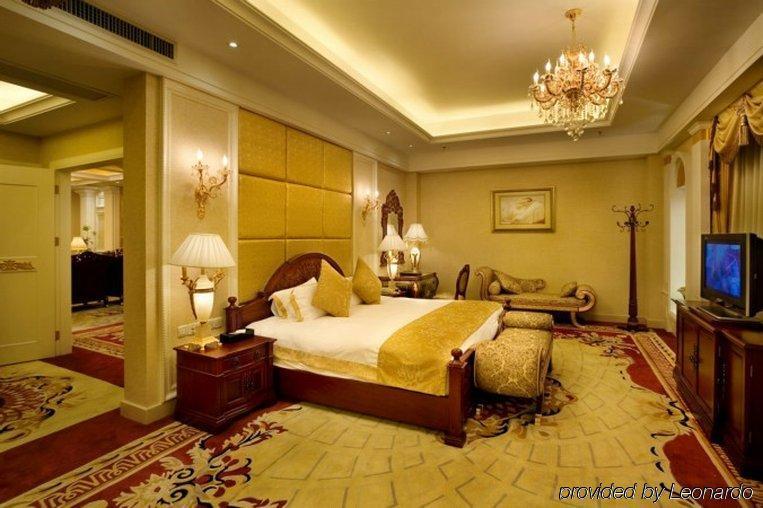 City Hotel Foshan Room photo