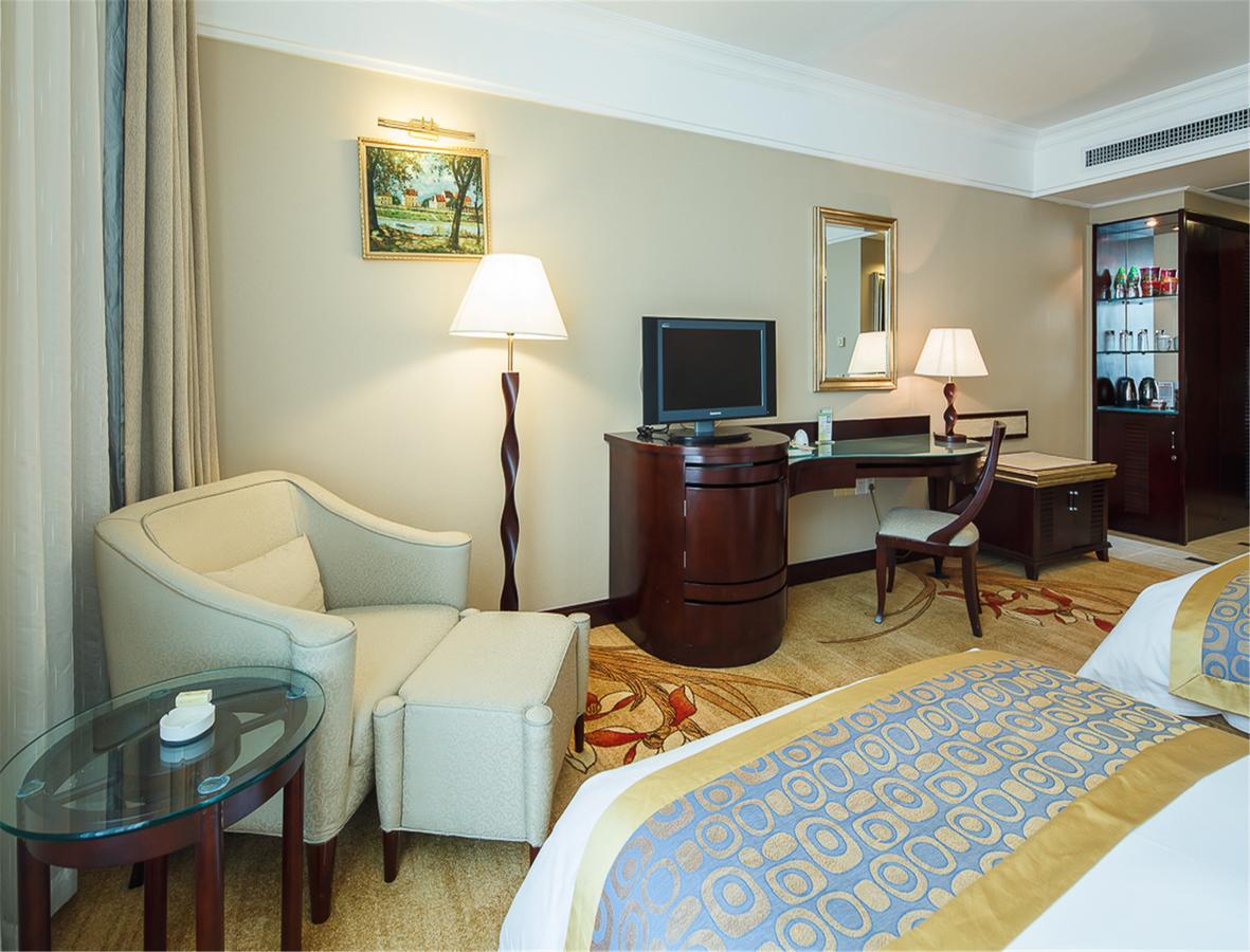City Hotel Foshan Exterior photo